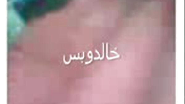 دو دختر لزبین شایان ستایش کیسی مادرزن سکسی و ورونیکا در حال خوردن گربه های 69 هستند