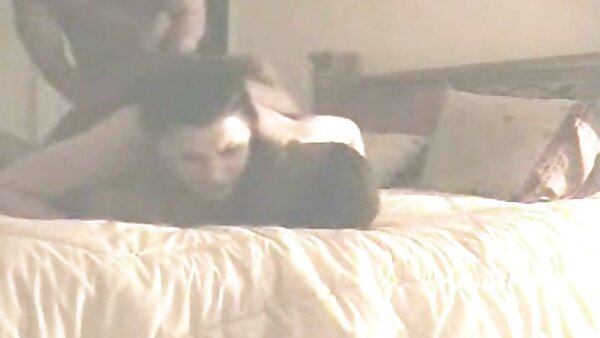 جوجه باهوش شرقی با دم خوک‌های هیناتا سکس با مادرزن وخواهرزن تاچیبانا انگشت بیدمشک خود را لعنت می‌کند