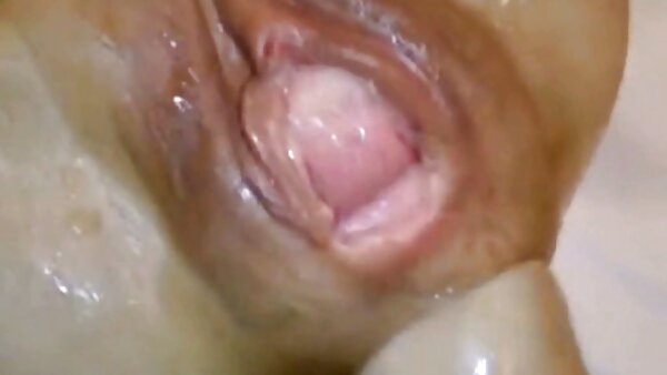 دو دختر سکسی بیکینی آنا جی و دوست دخترش در فضای باز ژست می گیرند سکس مادرزن