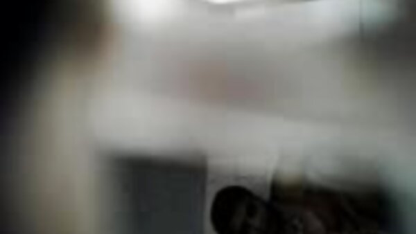 جانی منسون، دختر فرفری، از دیک بزرگ دوست پسرش خوشحال داستان سکسی مادر زن است