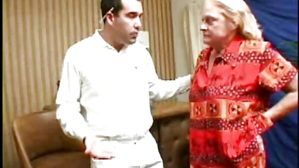 سابینای سبزه شلخته، احمق تنگ خود را فیلم سکس با مادرزن با دیلدو به هم می زند